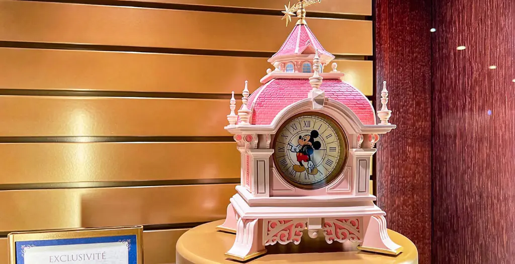 Disney Hotel Klok 4.webp